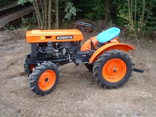 Product picture Kubota B6100D-T Tractor Illustrated Master Parts List Manual DOWNLOAD