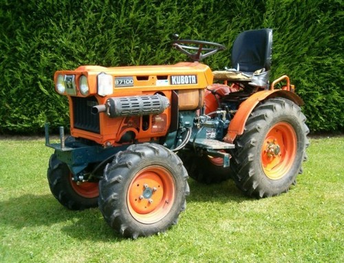 Product picture Kubota B7100HST-D OLD TYPE Tractor Illustrated Master Parts List Manual DOWNLOAD