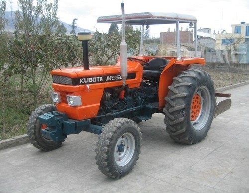 Product picture Kubota Tractor M4500 M4500DT M5500 M5500DT M7500 M7500DT Operator Manual DOWNLOAD