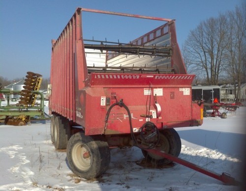 Product picture Gehl 1660 & 1660HD Front / Rear Unload Forage Boxes Parts Manual DOWNLOAD