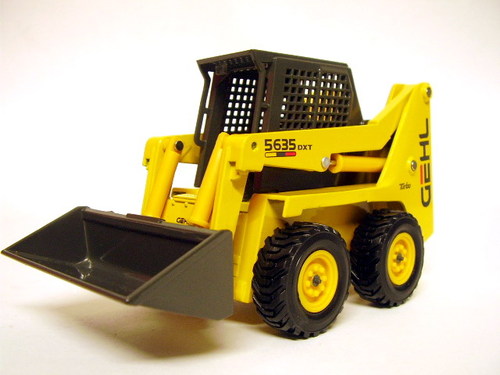 Product picture Gehl SL5635 SL6635 Series II Skid Steer Loaders Parts Manual DOWNLOAD