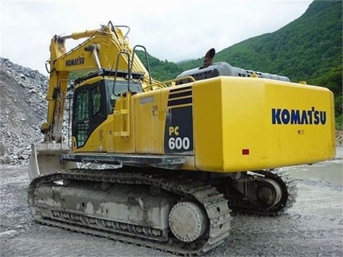 Product picture Komatsu PC600-8, PC600LC-8 Hydraulic Excavator Operation & Maintenance Manual DOWNLOAD (S/N: K50001 and up)