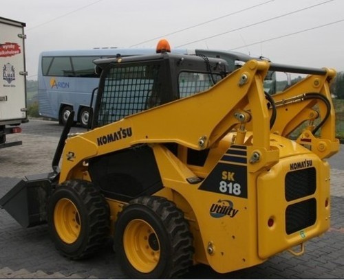 Product picture Komatsu SK818-5 Skid-Steer Loader Operation & Maintenance Manual DOWNLOAD (S/N: 37BF50111 and up )