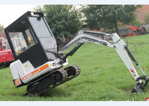 Product picture Bobcat X220 Hydraulic Excavator Service Repair Workshop Manual DOWNLOAD (S/N 508212001 & Above)