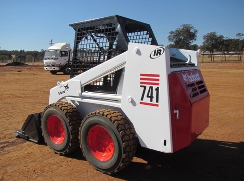 Product picture Bobcat 741, 742, 743, 743DS Skid Steer Loader Service Repair Workshop Manual DOWNLOAD 