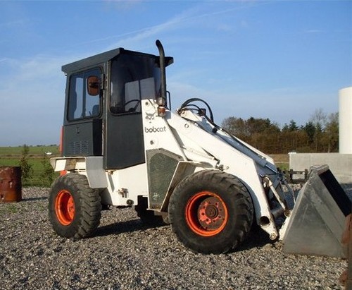 Product picture Bobcat 2400 Skid Steer Loader Service Repair Workshop Manual DOWNLOAD 