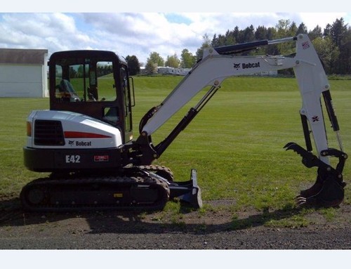 Product picture Bobcat E42 Compact Excavator Service Repair Workshop Manual DOWNLOAD (S/N AG3411001 & Above, S/N AHHB11001 & Above)